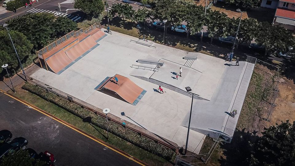 Biscarrosse-Plage — Le club des Salles Gosses sur le skatepark de Biscarrosse-Plage